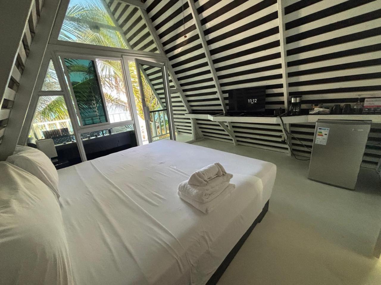The Sea Cliff Hotel Resort & Spa 安东尼奥港 外观 照片