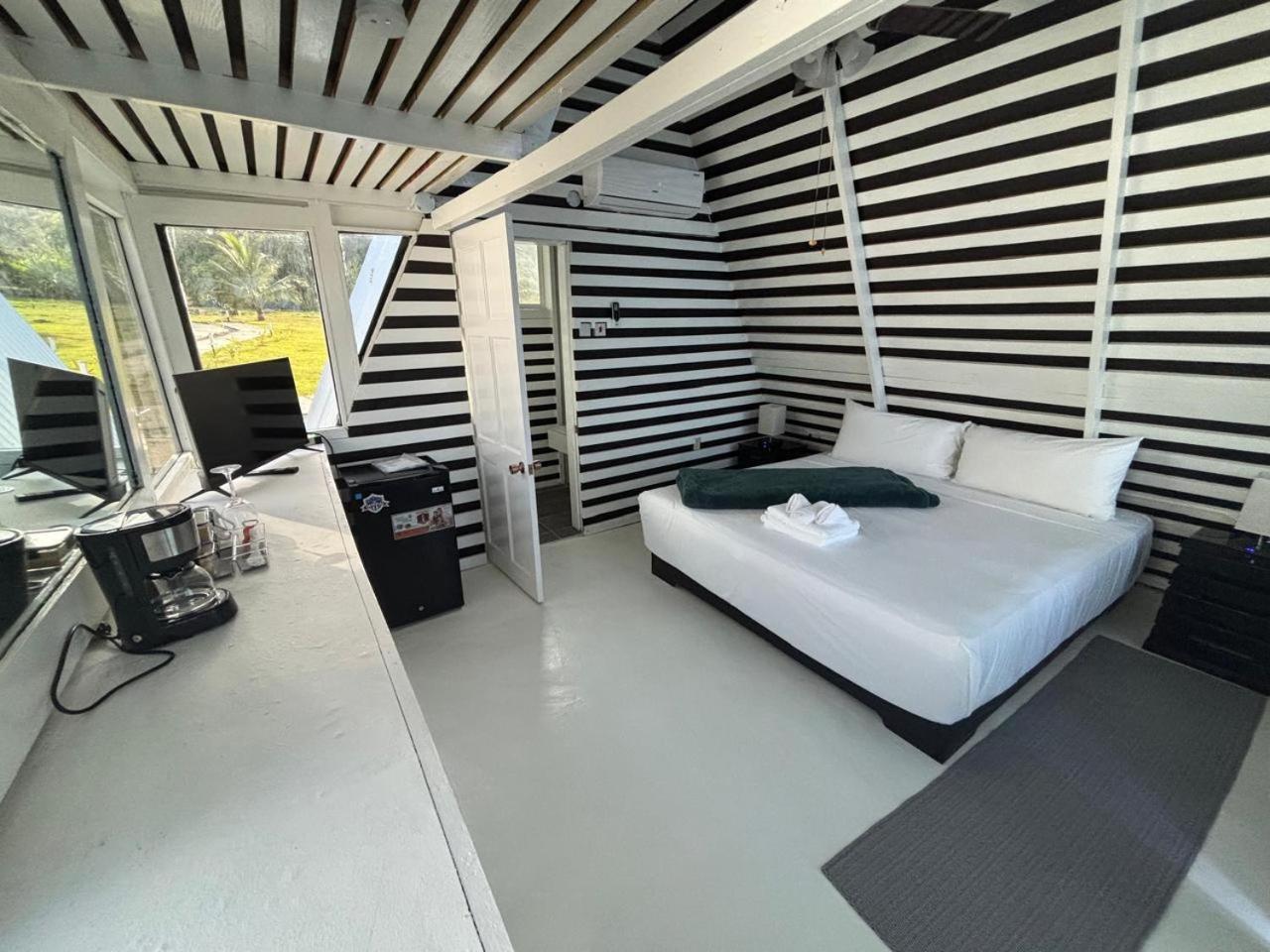 The Sea Cliff Hotel Resort & Spa 安东尼奥港 外观 照片