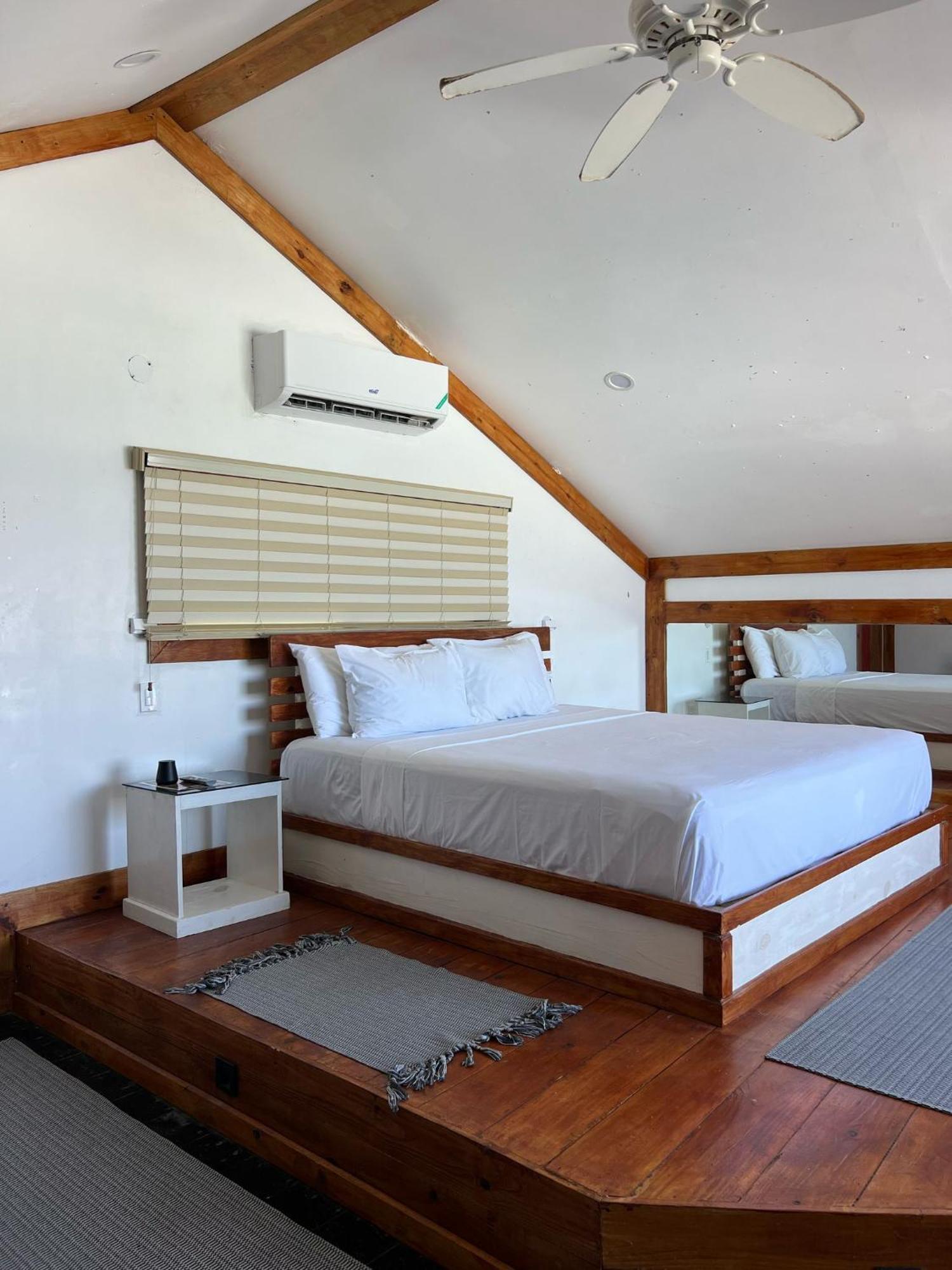The Sea Cliff Hotel Resort & Spa 安东尼奥港 外观 照片